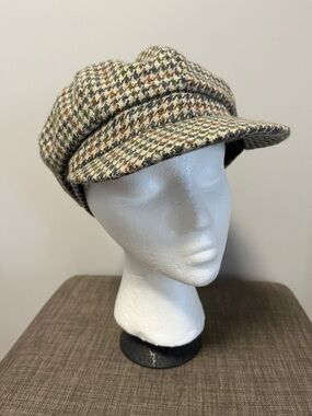 Houndstooth Newsboy Cap in Tweed M